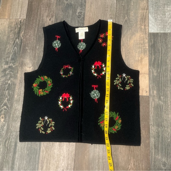 VTG Susan Bristol Christmas Vest M Black Boiled Wool Embroidered Y2K 2000 Wreath - Picture 5 of 9